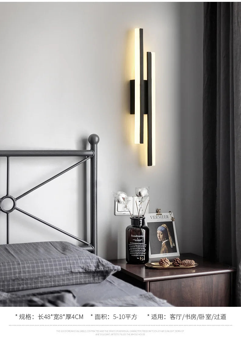 Dimmable 3-Colour LED Wall Lamp – Black or Gold