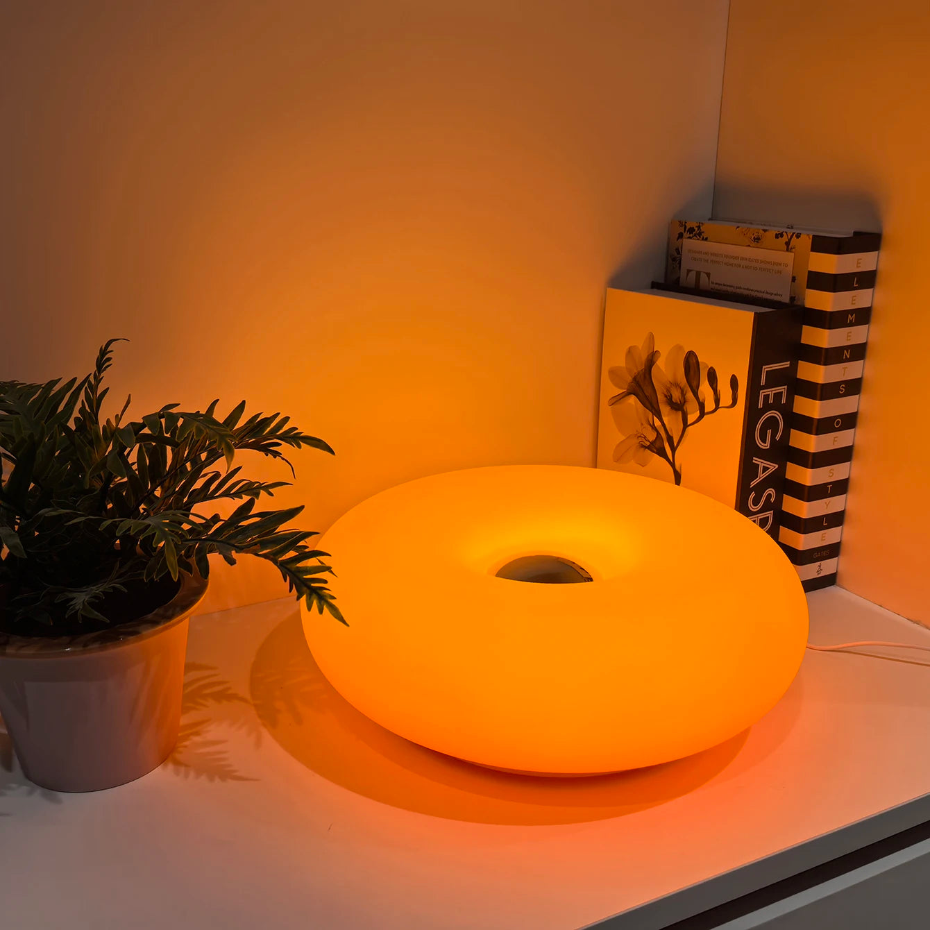 Doughnut Ring LED Table Lamp – Rechargeable Touch Ambient Light
