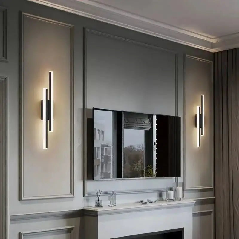 Dimmable 3-Colour LED Wall Lamp – Black or Gold