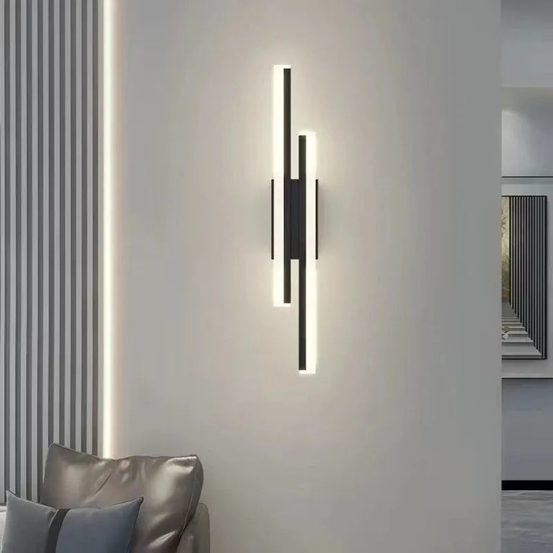 Dimmable 3-Colour LED Wall Lamp – Black or Gold