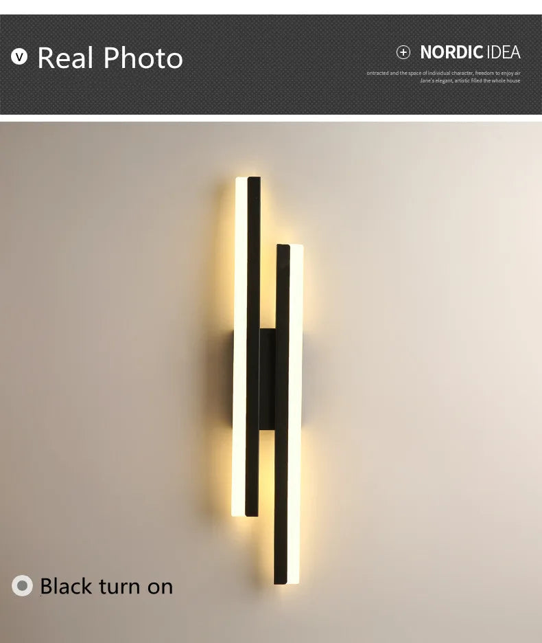 Dimmable 3-Colour LED Wall Lamp – Black or Gold